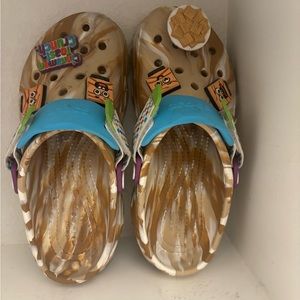 cinnamon toast crunch crocs